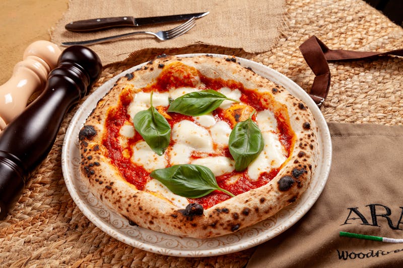 Classic Margherita mod pizza